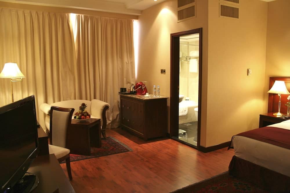 Trianon Hotel — 3