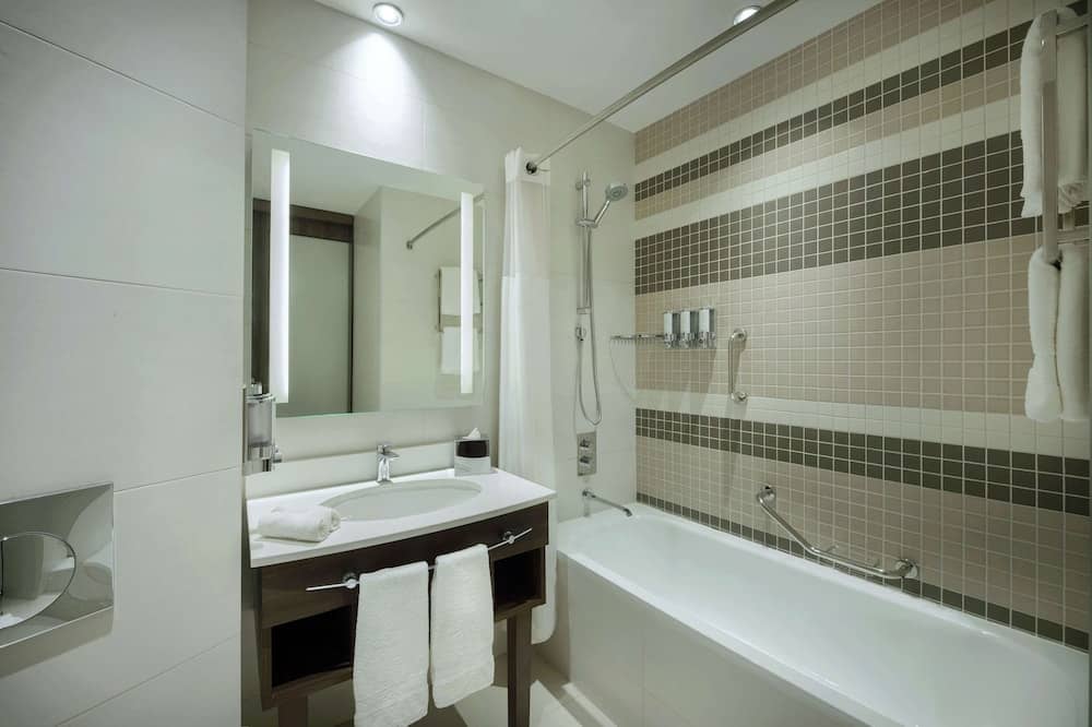 Hampton by Hilton Dubai Airport — 3