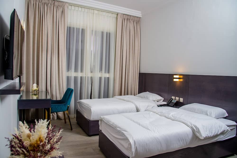 Garden City Hotel — 4