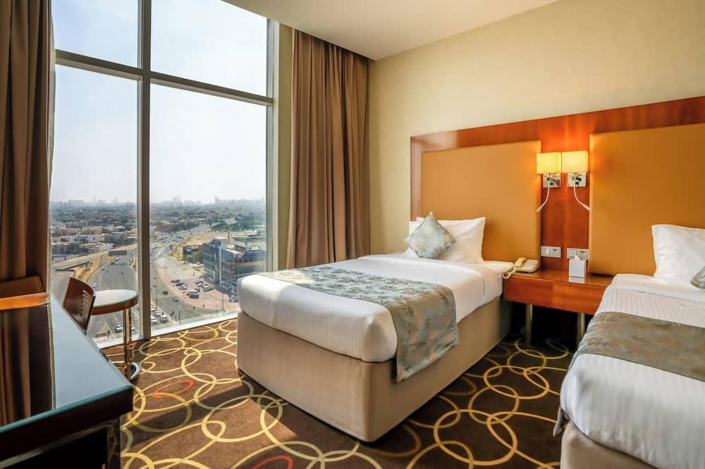 Montreal Barsha Hotel — 4