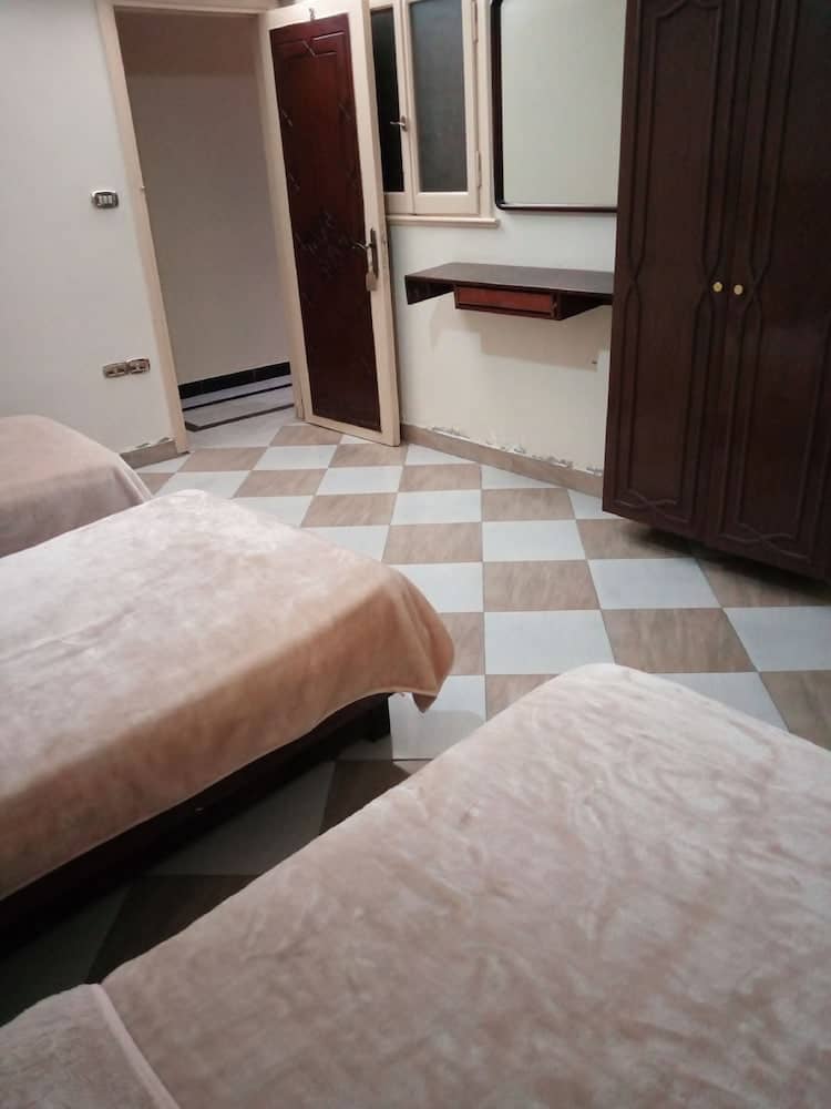 Sydna All Hussain Hotel — 4