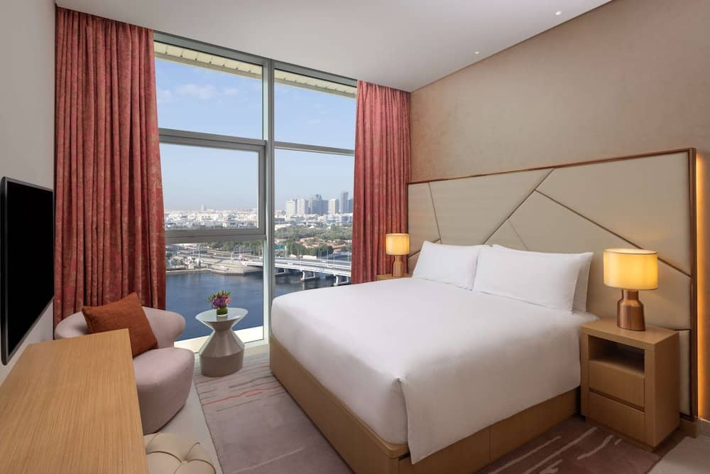Hilton Dubai Creek Hotel & Residences — 3