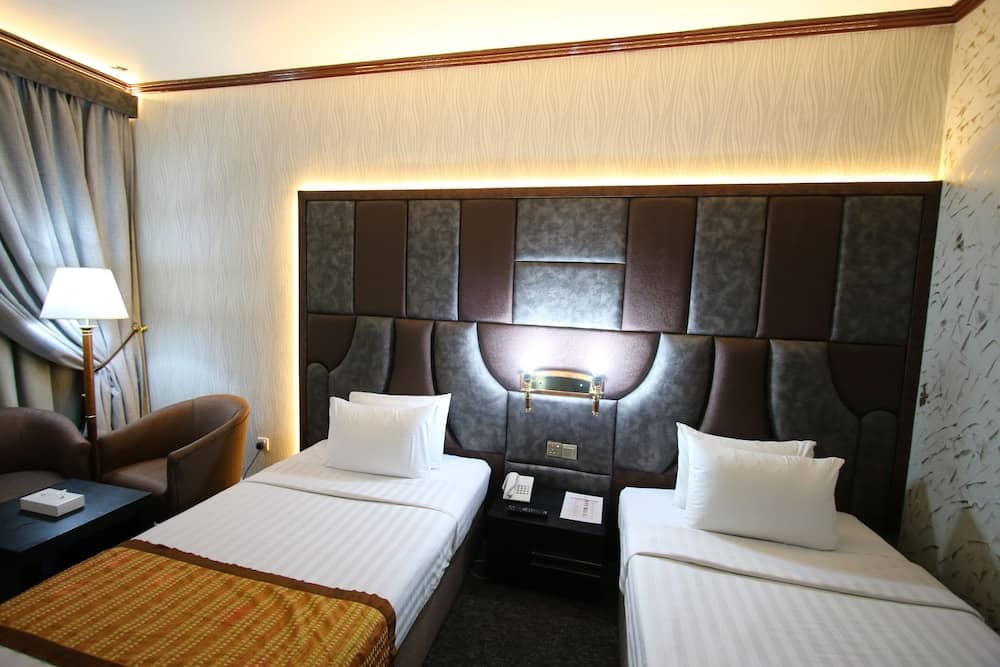 Knight Armour Hotel — 5