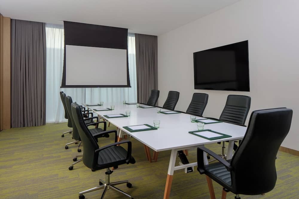 Staybridge Suites Dubai Business Bay by IHG — 4