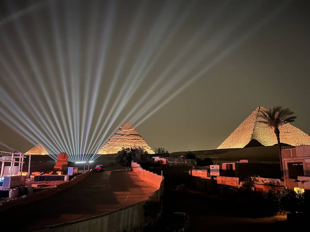 The Gate Hotel Front Pyramids & Sphinx View — 4