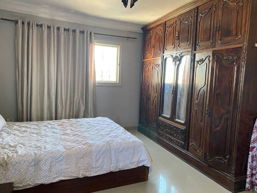 Females Only, Host Is Woman, City Center, Near All — 2