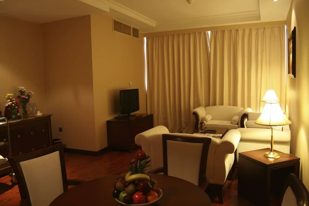 Trianon Hotel — 4