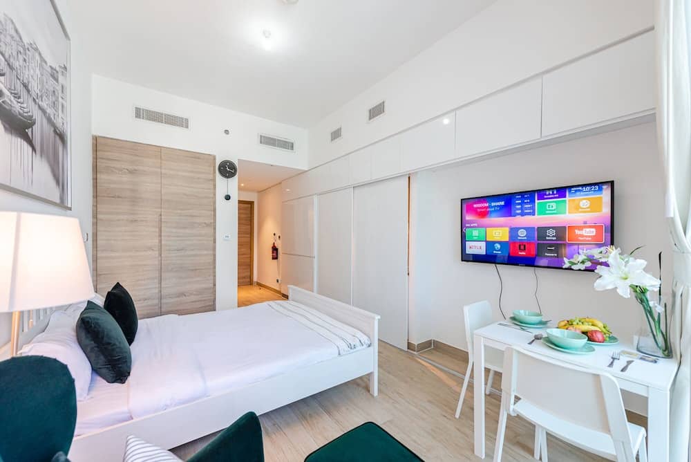 Marco Polo - Studio with Marina View + Huge Balcony in Marina — 5