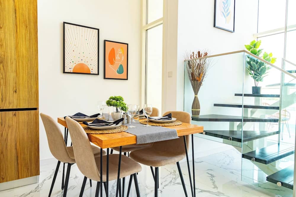 Bloomfields Spacious 2BR Duplex in Oasis — 5