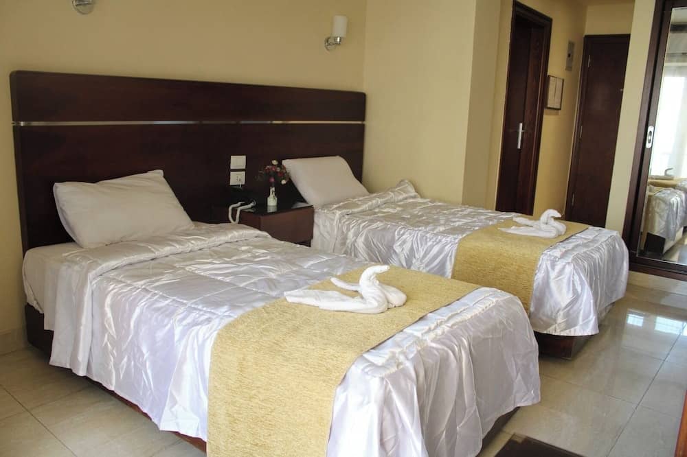 Pharaohs Hotel — 2