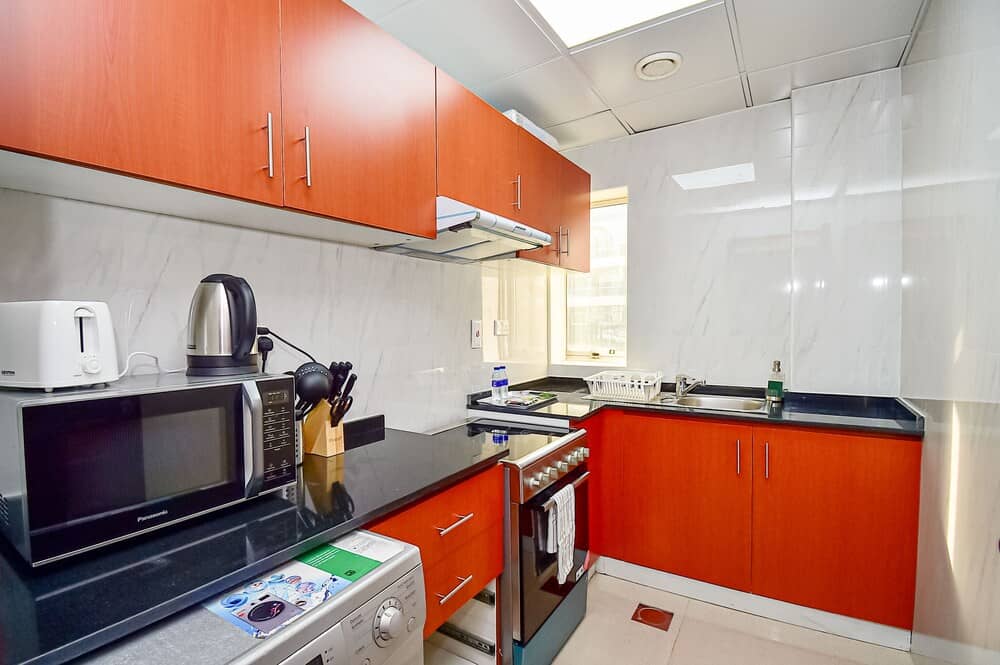 PRL Spacious studio with closed kitchen — 5