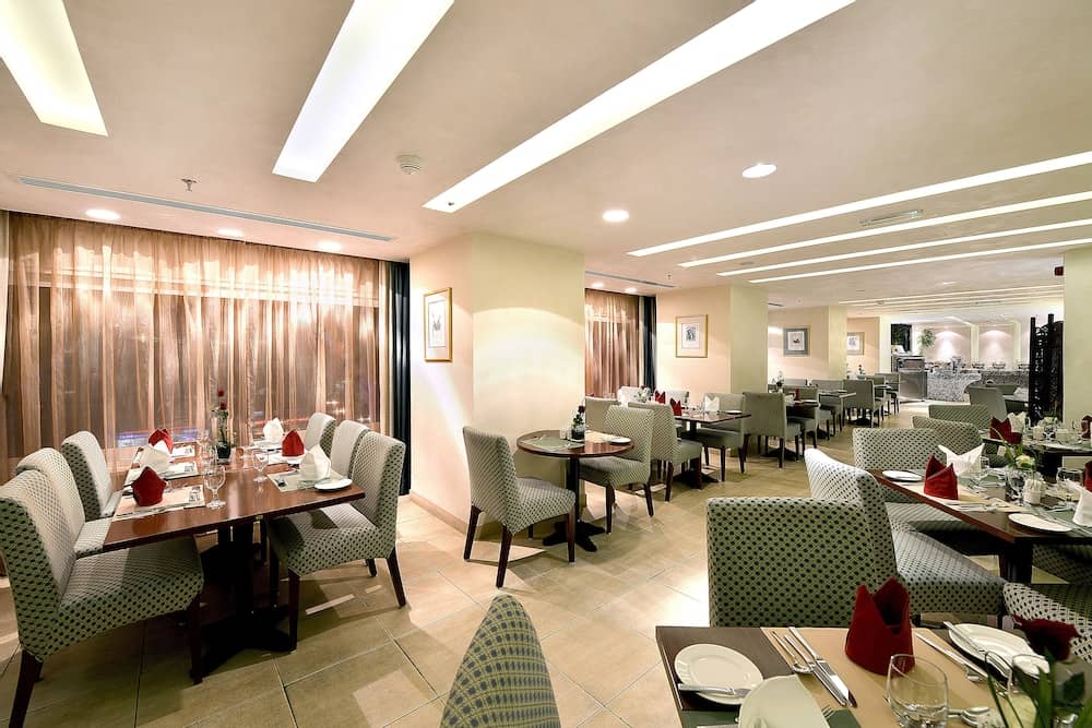City Seasons Al Hamra Hotel — 2