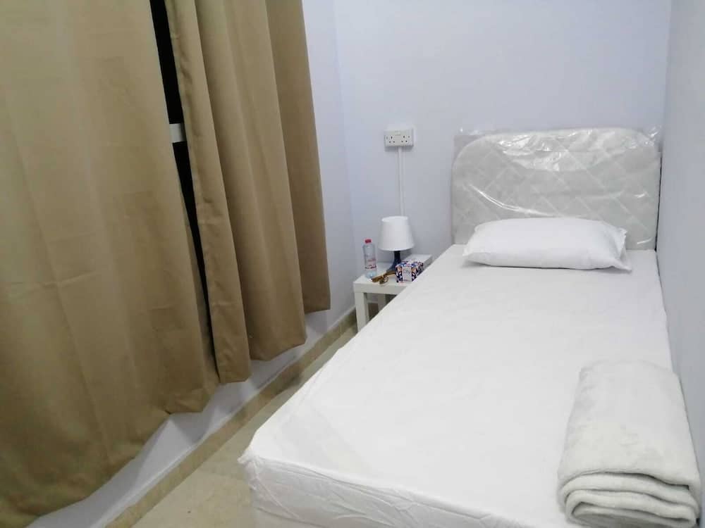 AlBarsha 1 Hostel By PHM — 5