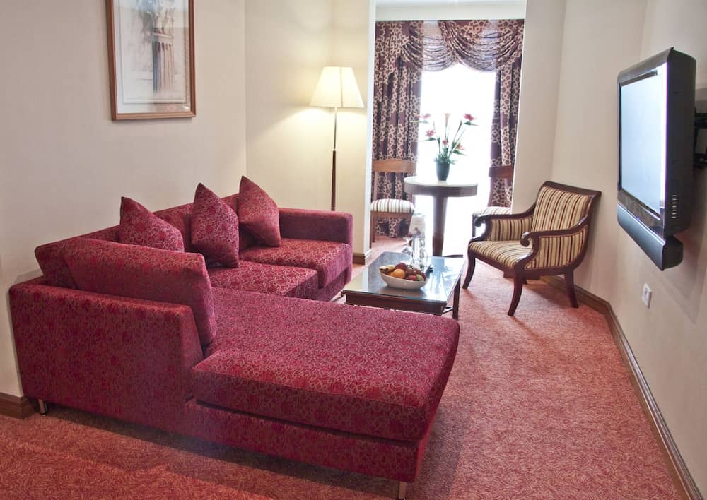Regent Palace Hotel — 5