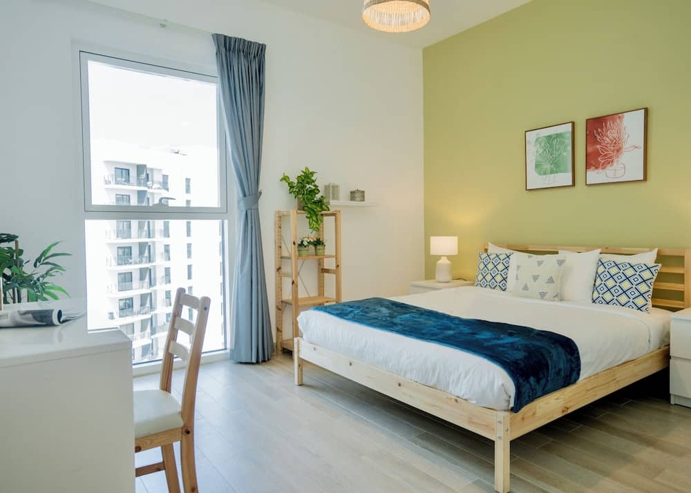 Maison Privee - Modern Yas Island Escape w/ Peaceful Canal Views — 5