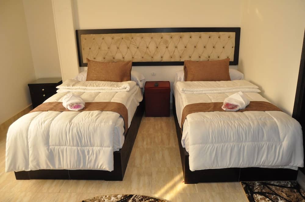 Tut Pyramids View Hotel — 2