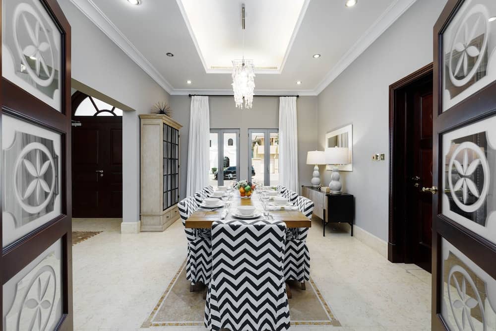 Maison Privee - Palm Jumeirah Beach Front XL Villa w/Prvt Pool