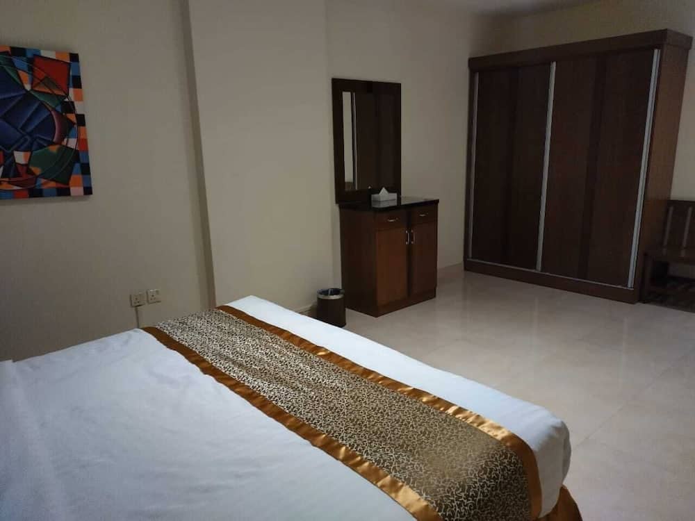 Golden New Hira Hotel — 3