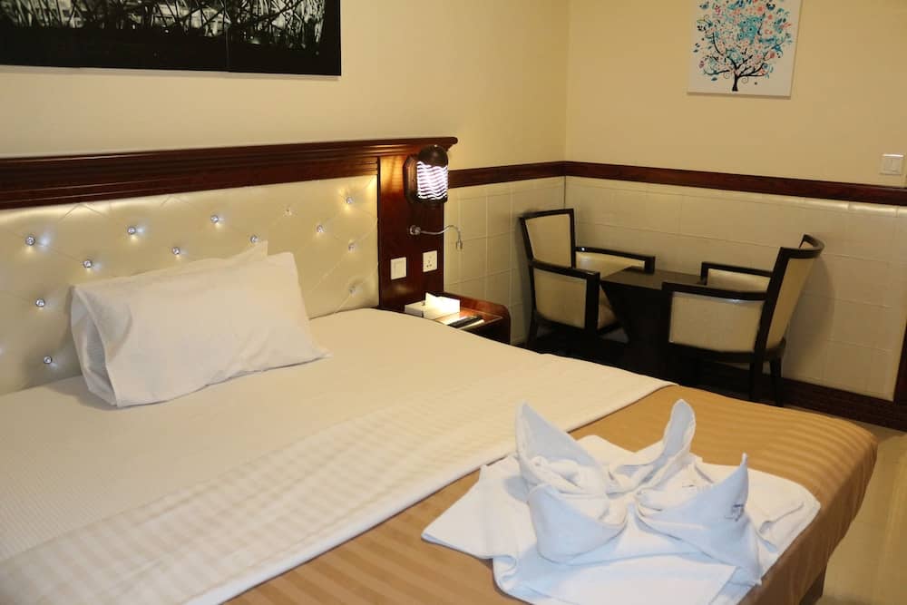 Mariana Hotel — 3