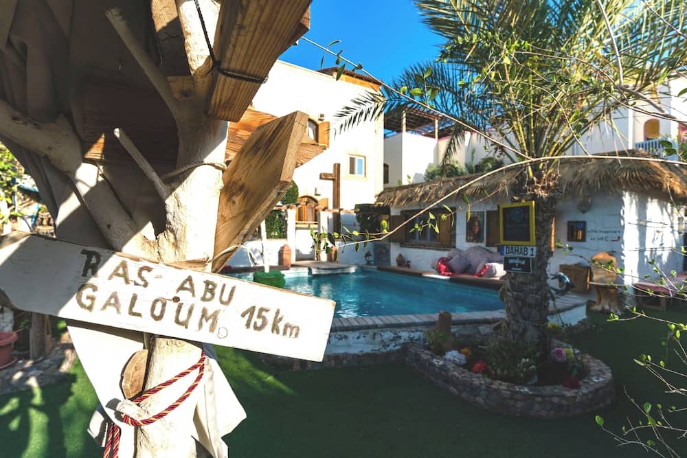 Villa With Pool BBQ Grill Garden Beduintent Sunbeds Jacuzzi — 3