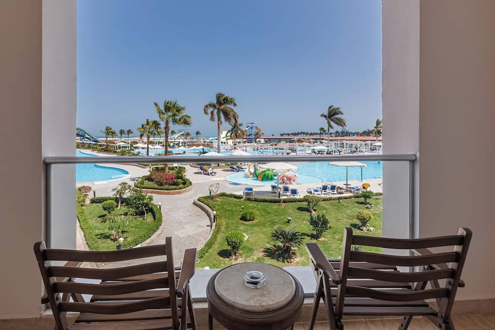 SUNRISE Alora Aqua Park Resort — 4