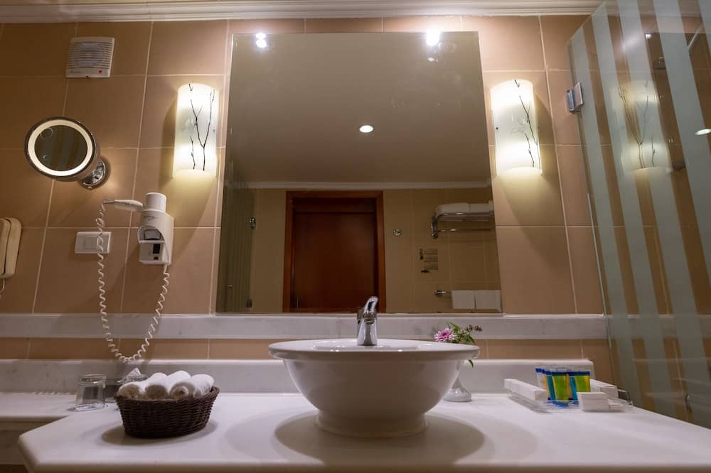 Parrotel Beach Resort — 4