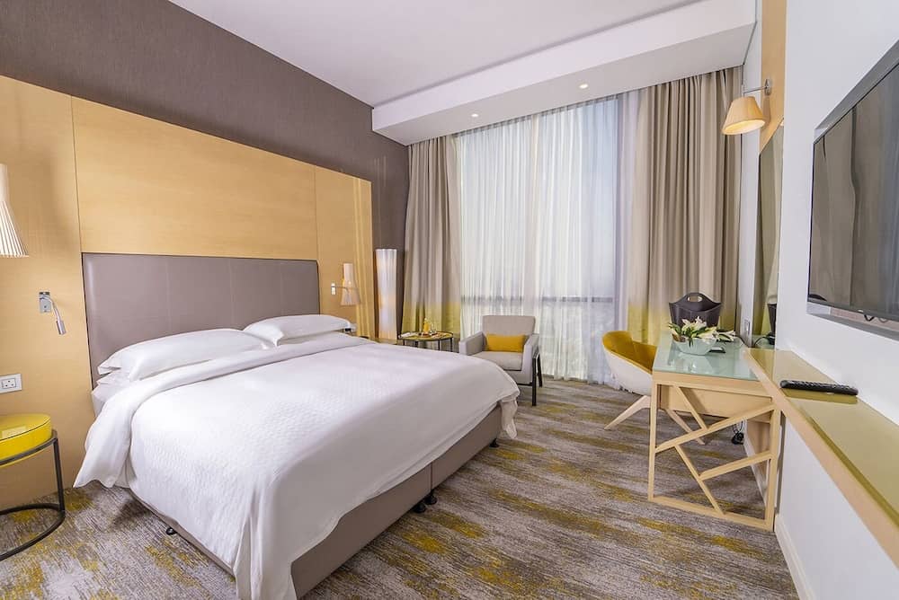 Rotana Corniche — 4