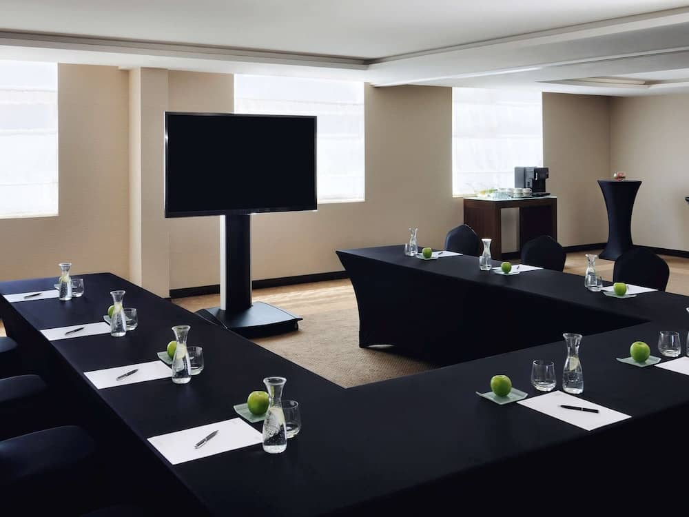 Movenpick Hotel Apartments Al Mamzar Dubai — 3