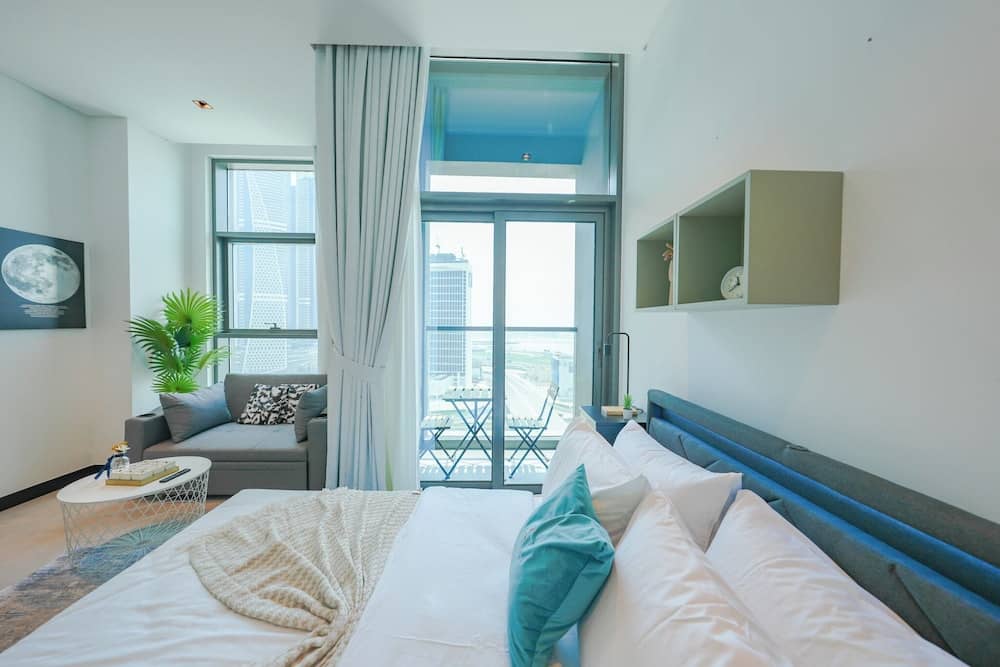 Yogi - Stylish Loft With Balcony Overlooking City Views — 5