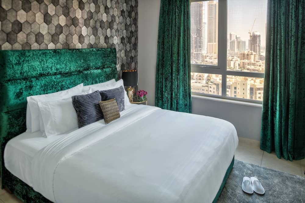 Luxury Staycation - The Residences Tower — 5