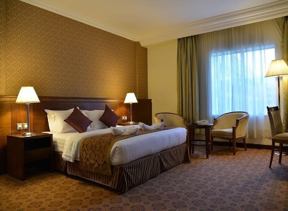 Nozol Royal Inn Hotel — 2