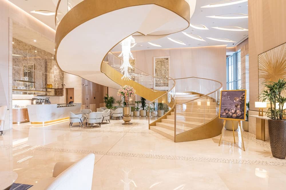 Ultra Luxury Palm Tower with Shared Hotel Facilities — 2