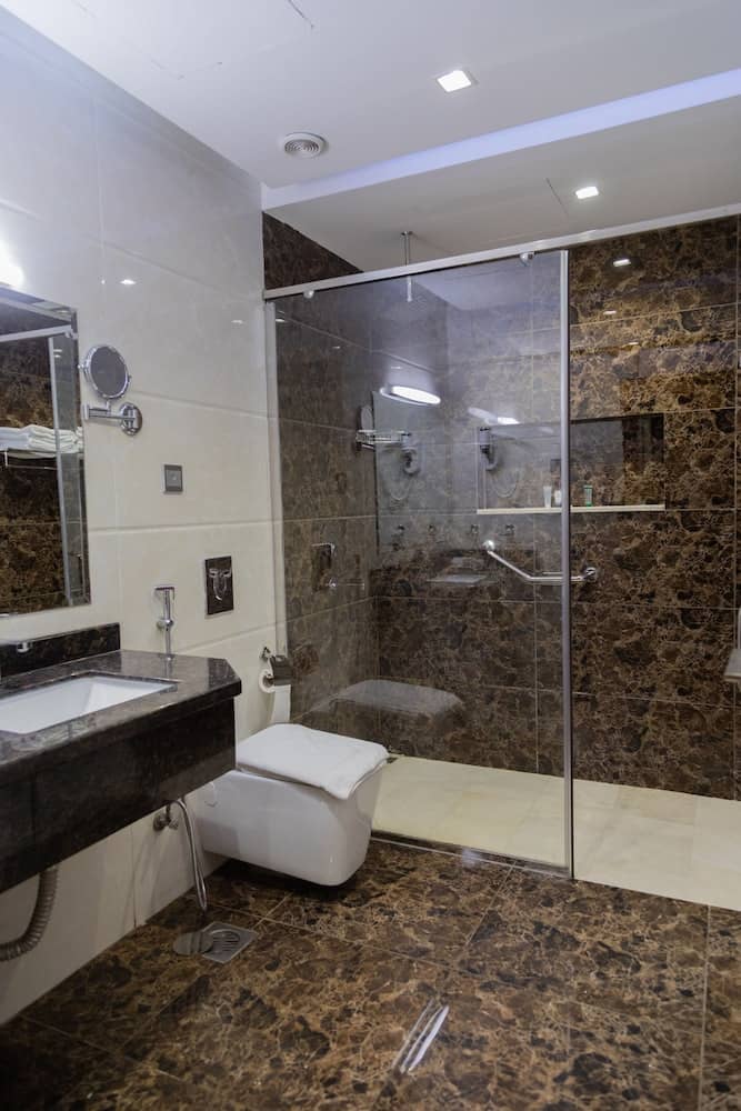Carawan Hotel Jeddah — 3