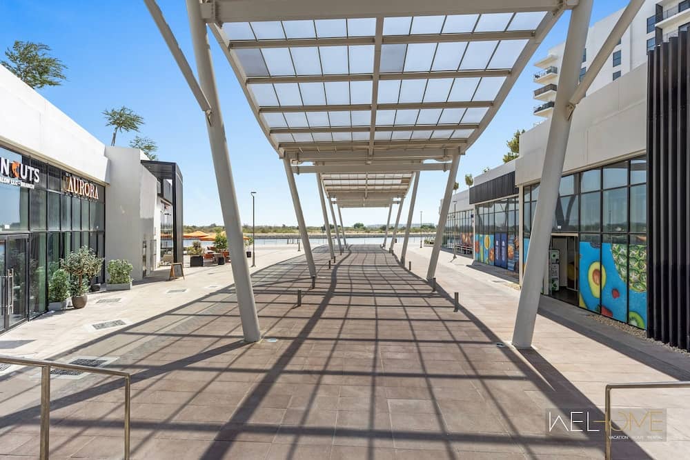 WelHome - Apt Close to Yas Waterworld and Ferrari Circuits — 4