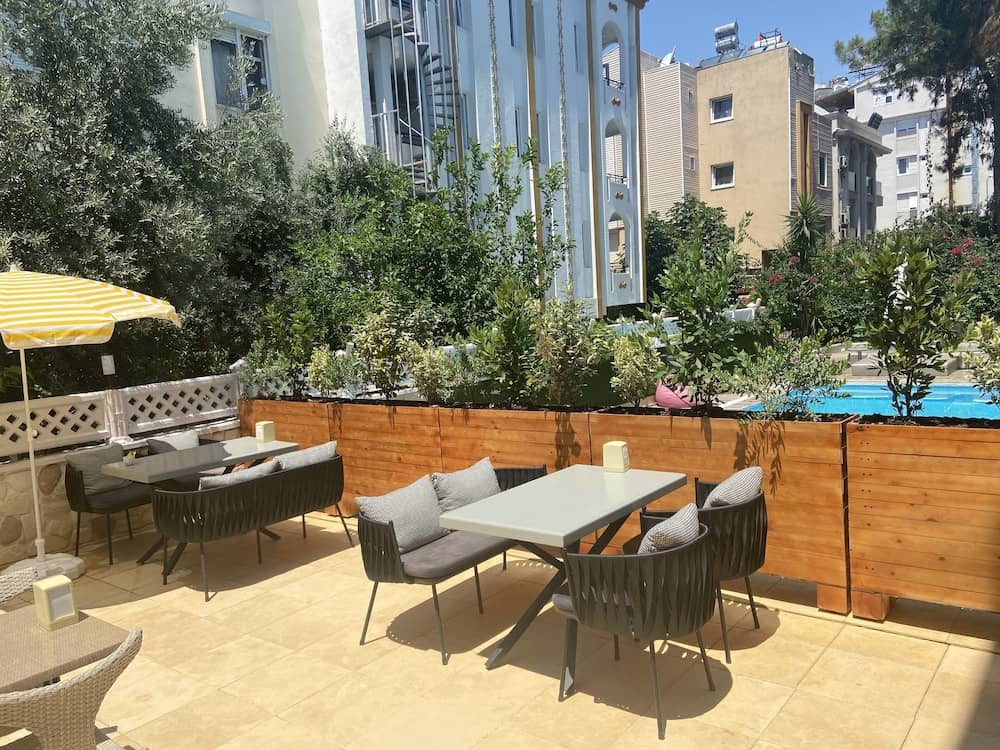 Serenity Suit Hotel — 3