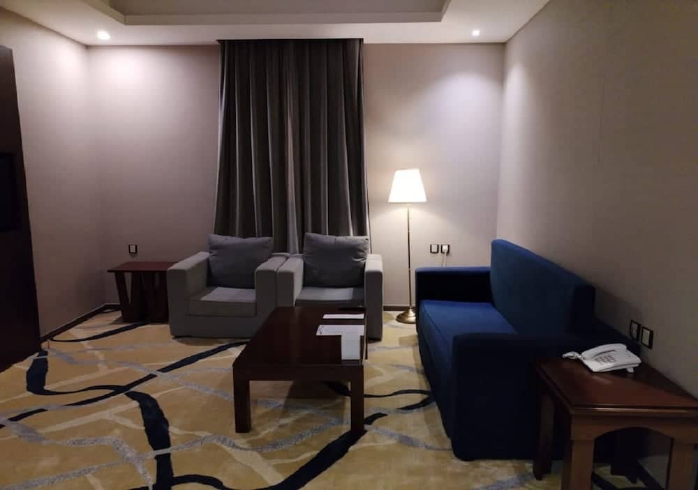 Sansa Hotel — 4