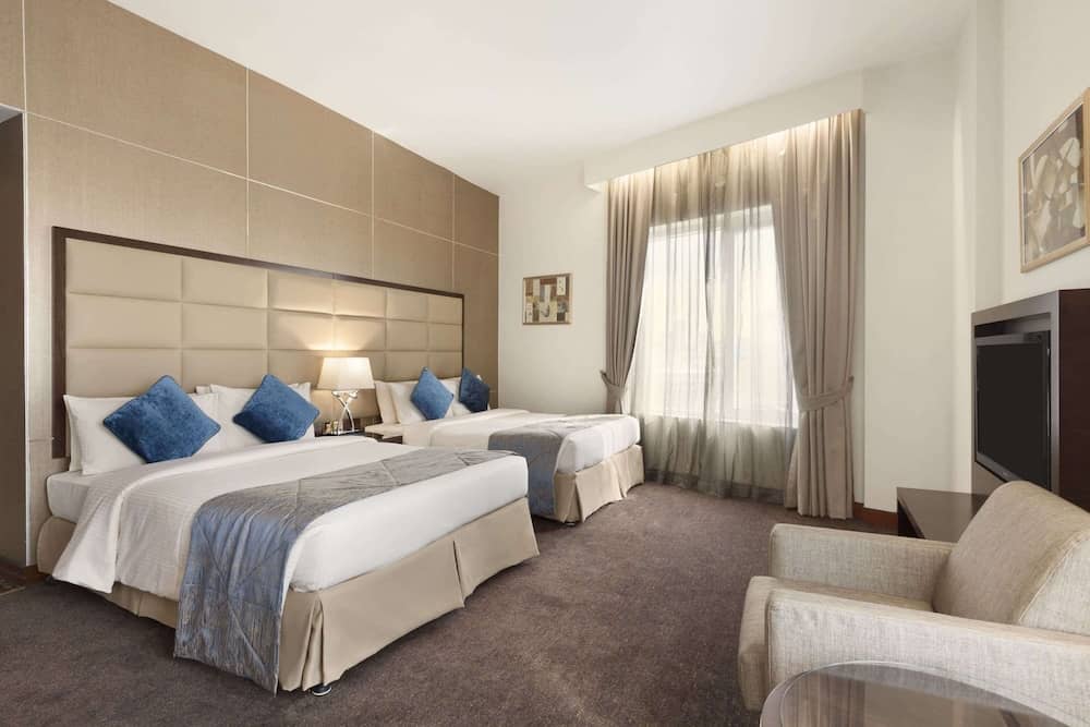 Howard Johnson by Wyndham Bur Dubai — 2