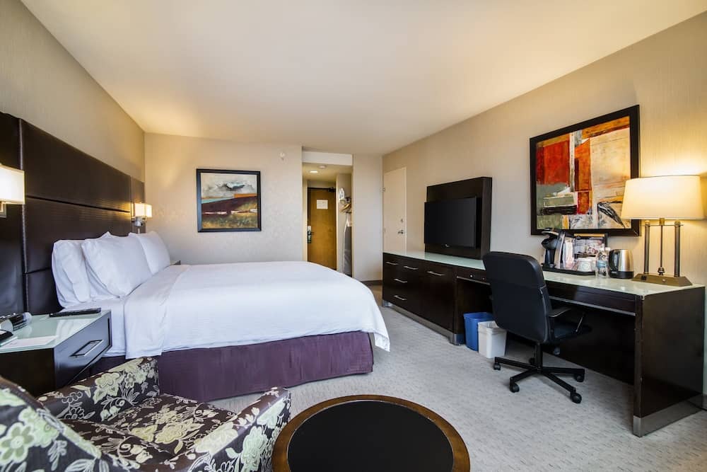 Holiday Inn Vancouver Centre by IHG — 3