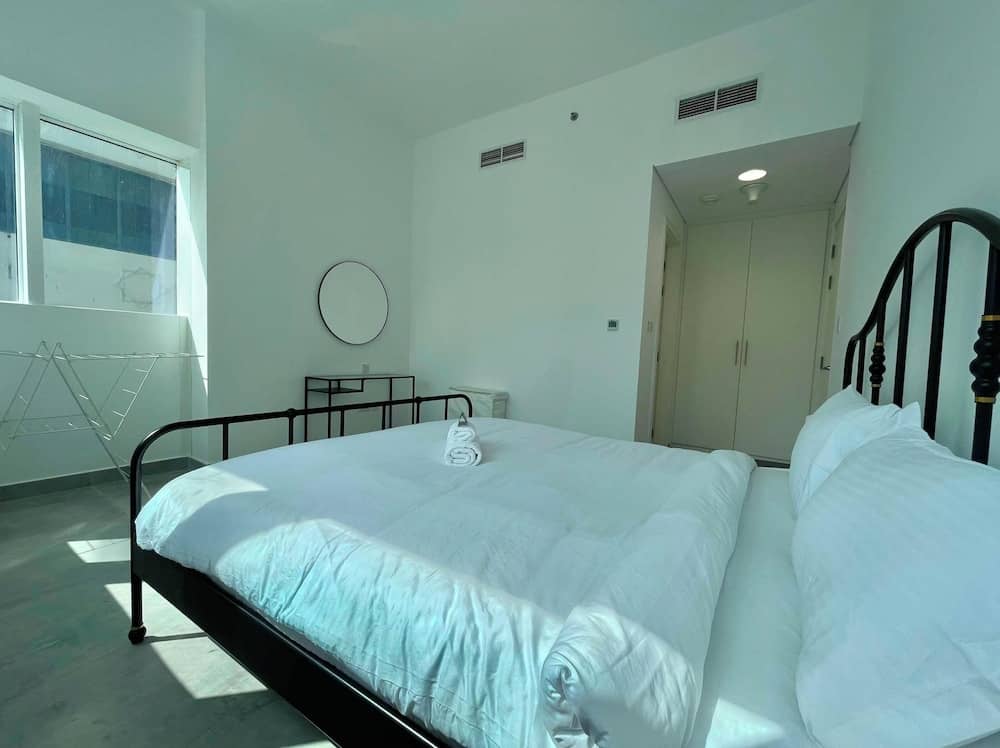 Cozy 1 BHK Furnished Apartment in Palette Tower in Tourist Club Area — 2