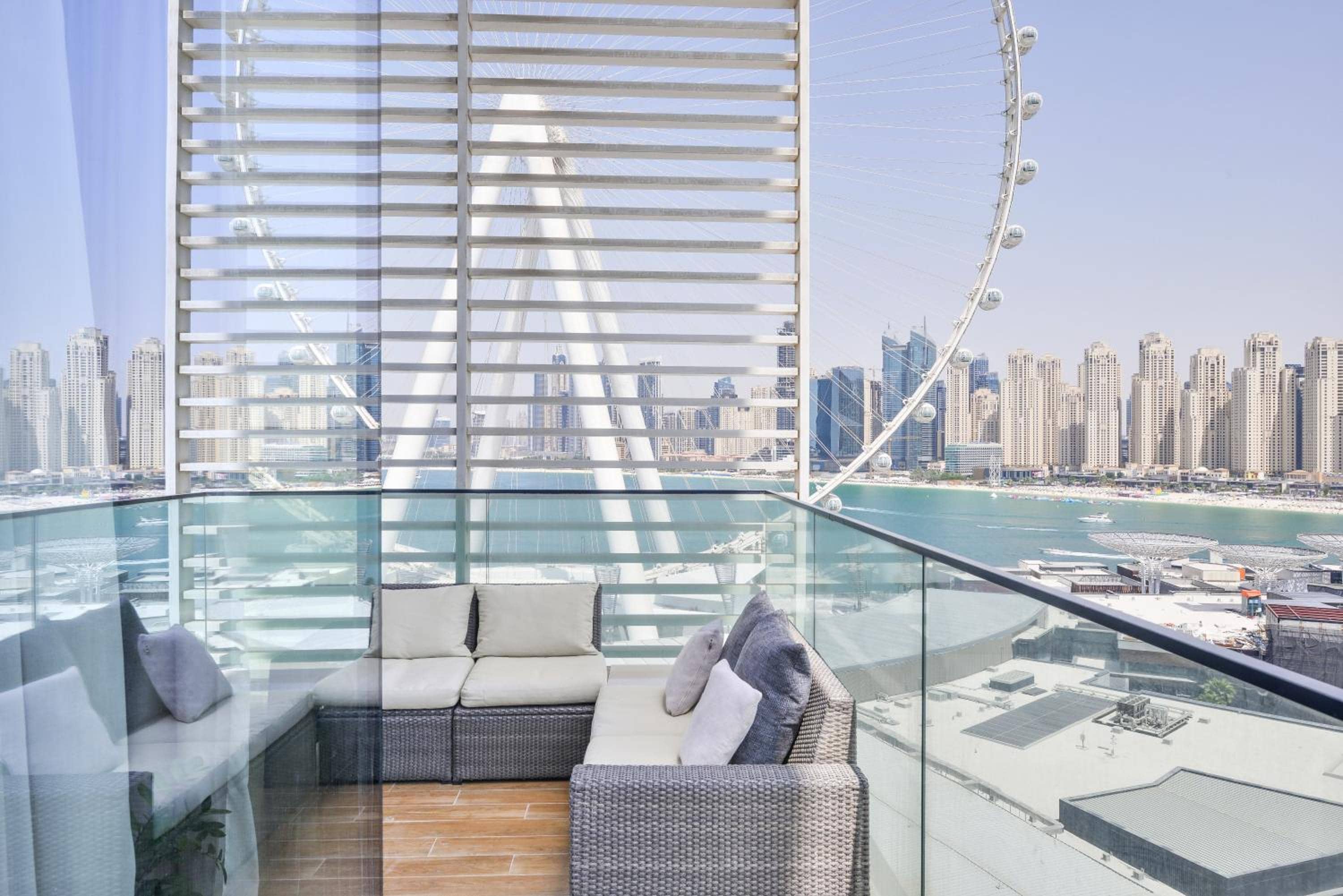 Spectacular 3 BR condo with maids room facing the Dubai Eye — 2