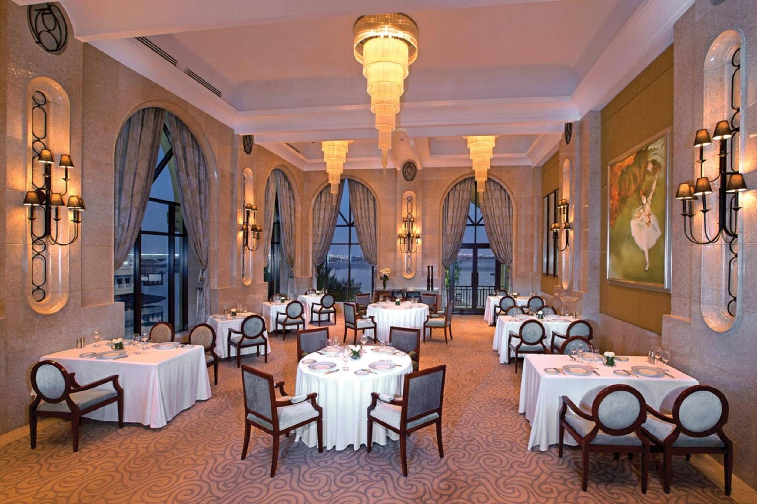 Shangri-La Hotel Apartments Qaryat Al Beri — 3