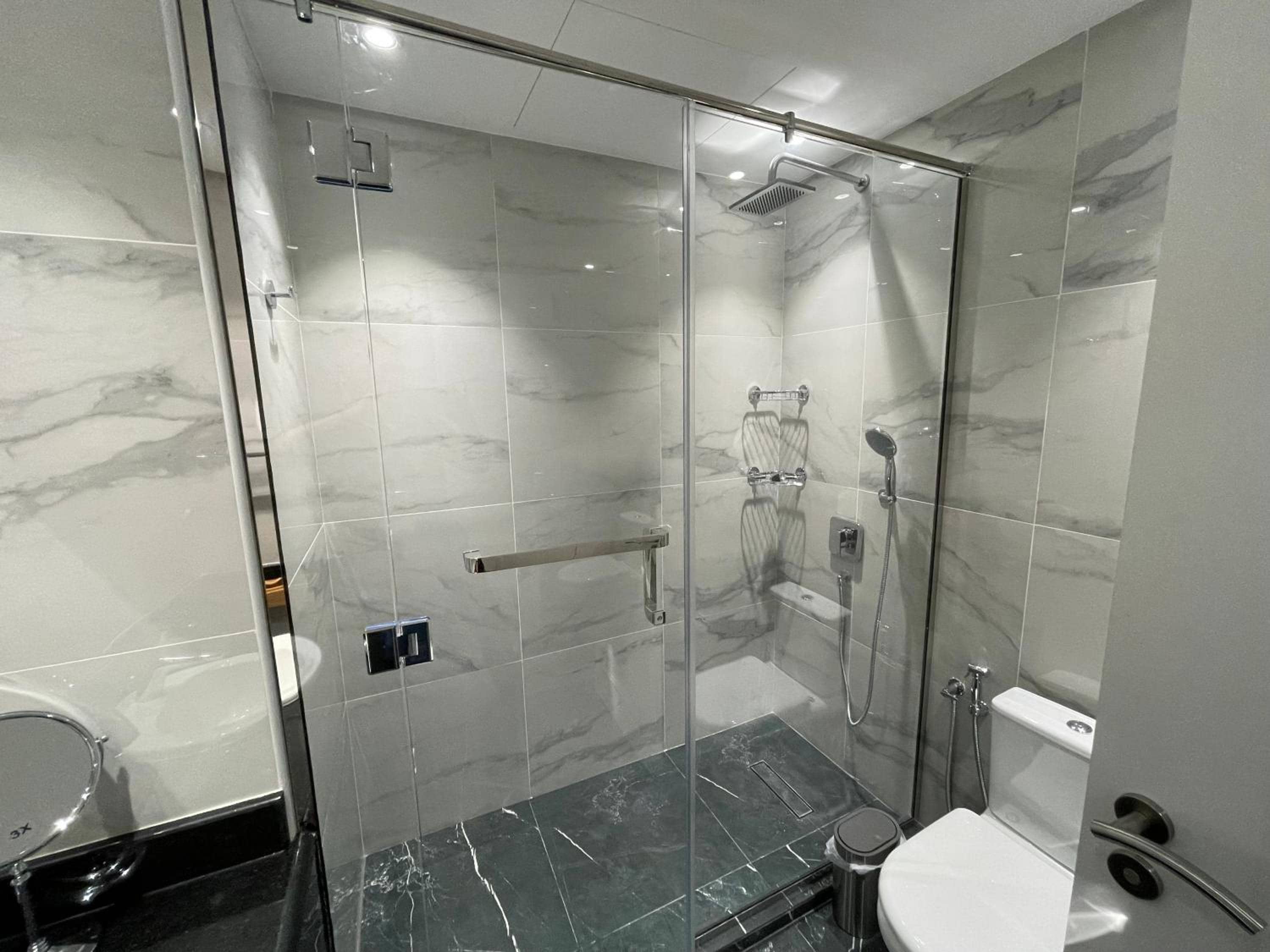 Birchfort - Newly renovated unique 1 bedroom apartment — 2