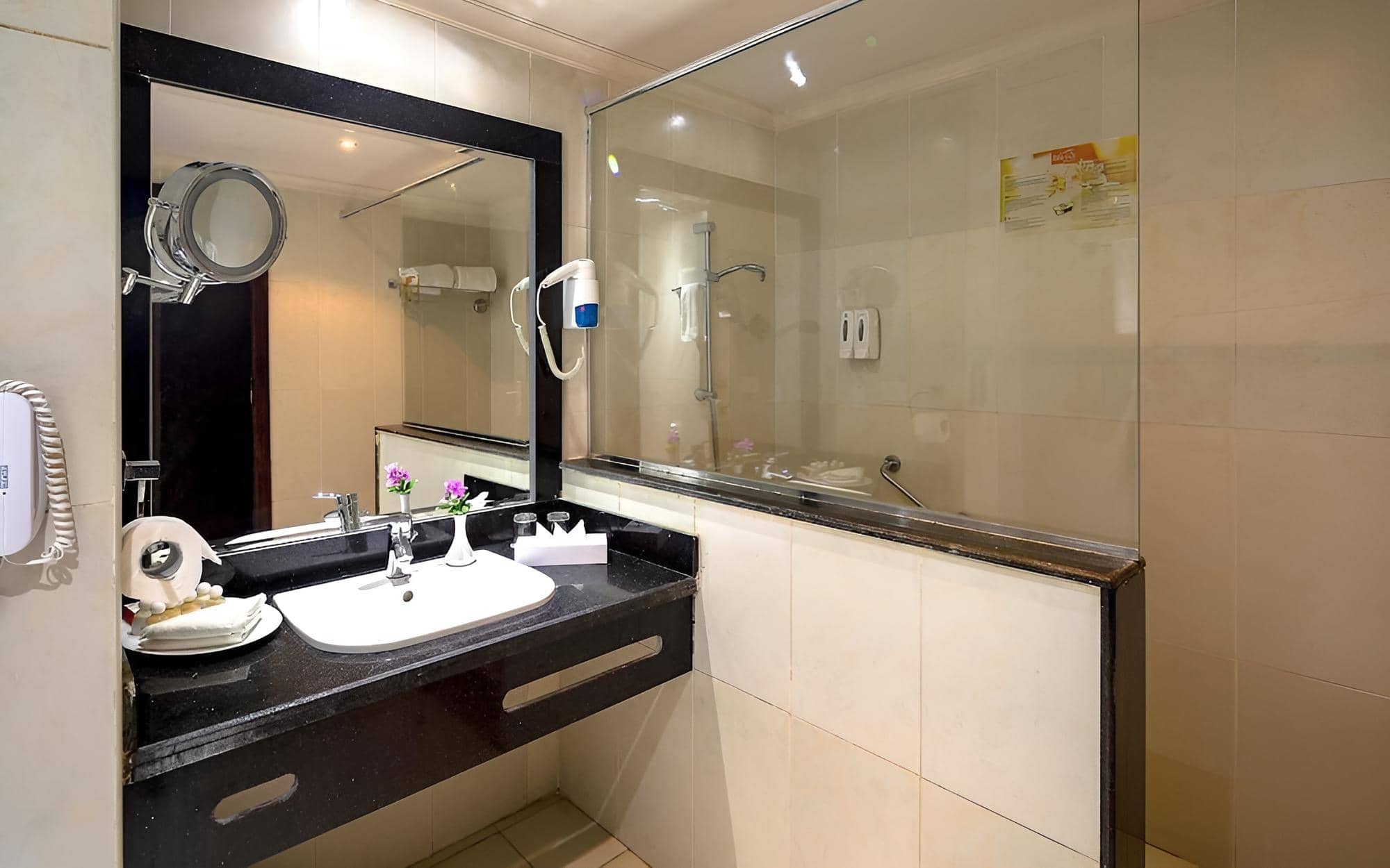 Hawaii Caesar Palace Hotel & Aqua Park - Families and Couples only — 5