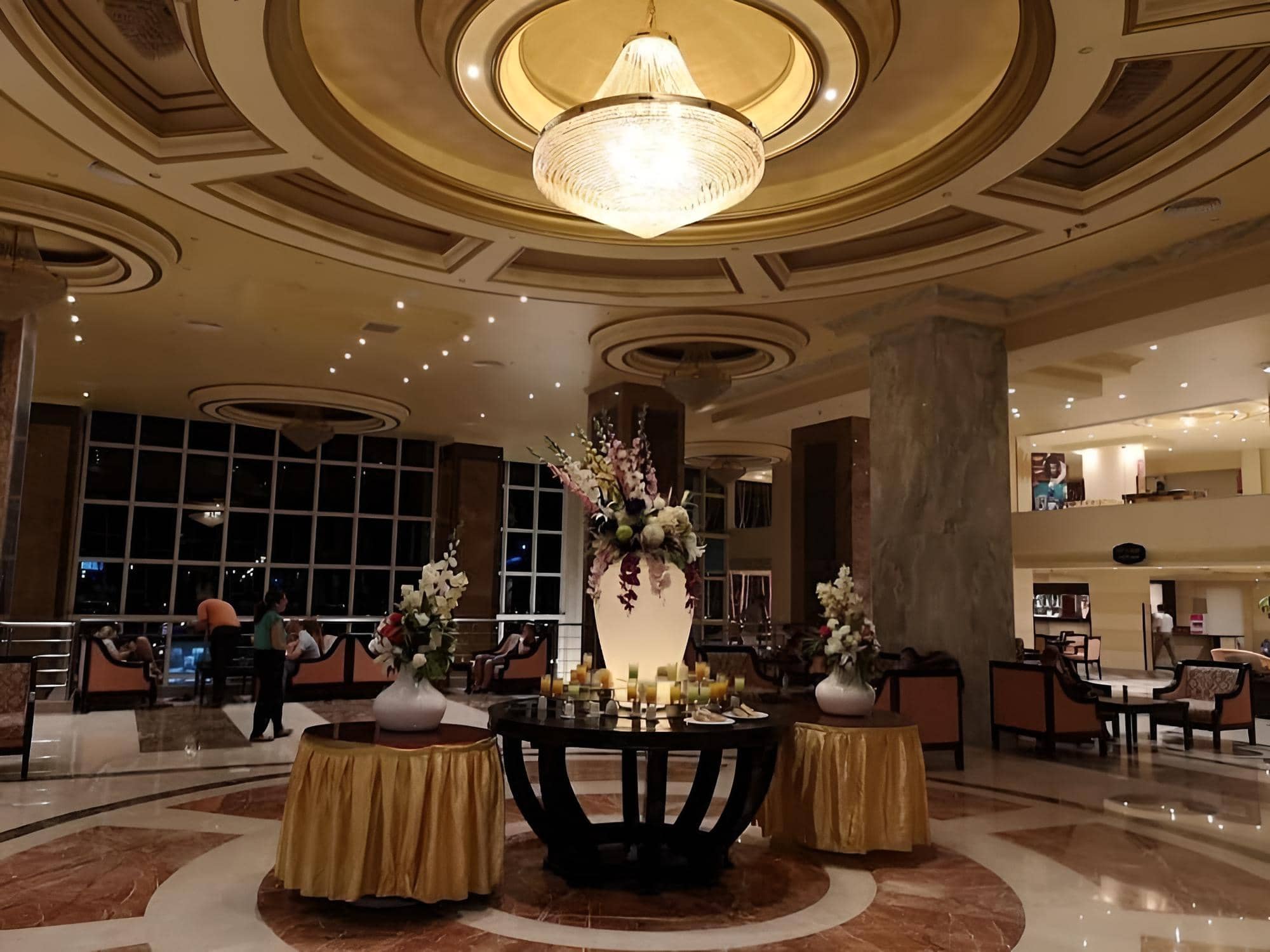 Hawaii Caesar Palace Hotel & Aqua Park - Families and Couples only — 4