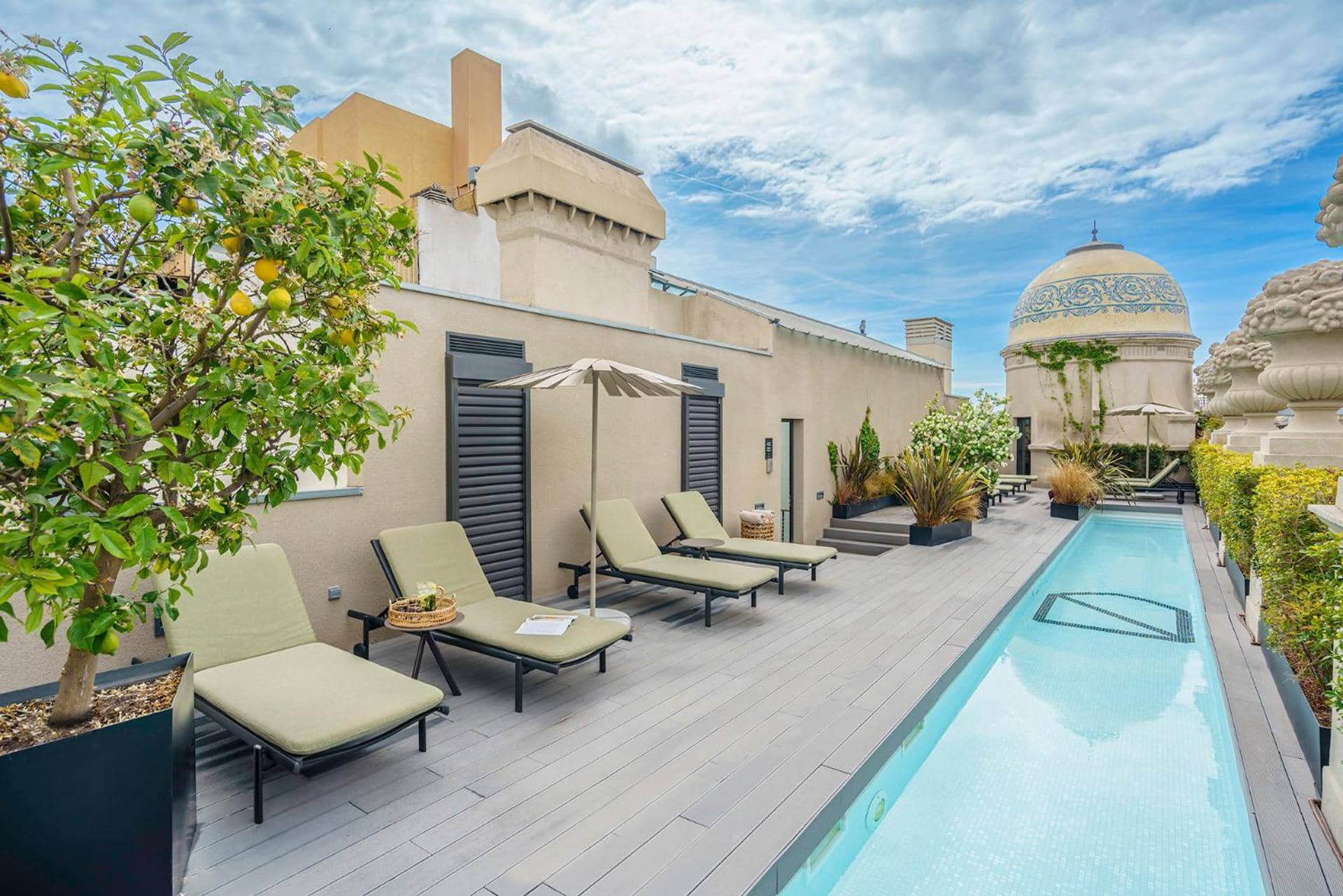Casagrand Luxury Apartments Barcelona